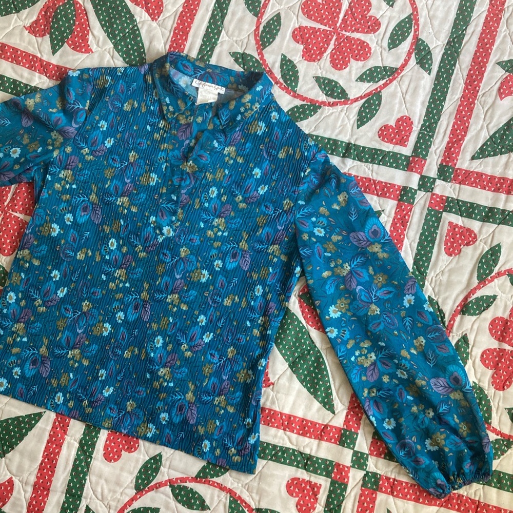 70’s collared blouse - Picture 2 of 8